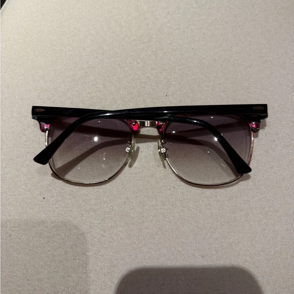 Ray-Ban Clubmaster Sunglasses with Black and Pink Frame - Picture 5 of 9
